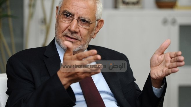 عبدالمنعم أبوالفتوح لـ«الوطن»: الوضع غير القانونى لـ«الإخوان» يحرج الرئيس مرسى