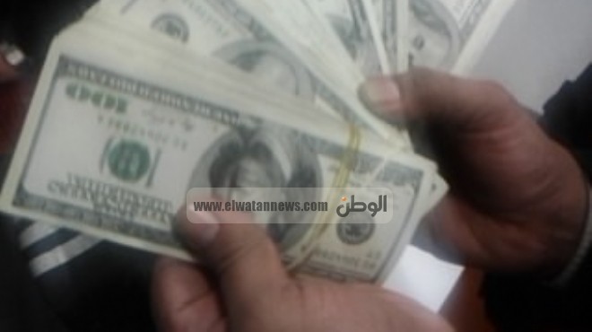 الدولار يرتفع ليسجل 6.36 جنيها بعد تراجع الجنيه المصري