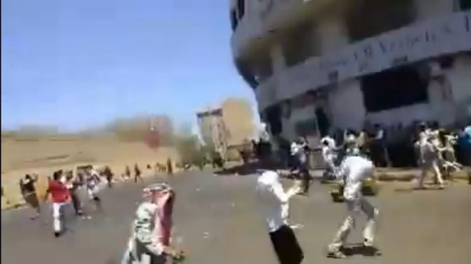 موقع يمني: ميليشيات الحوثيين تقصف المدنيين في الضالع بالدبابات
