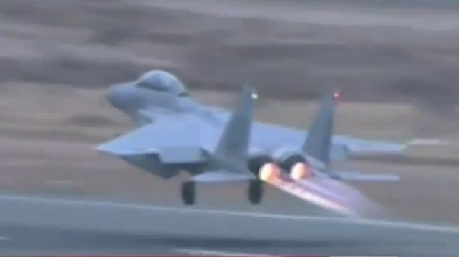 عسيري: الطائرات المصرية نفذت إحدى الغارات الجوية ضد الحوثيين أمس