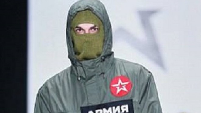 بالصور| في ذكرى الحرب العالمية.. روسيا تشعل الموضة بملابس 
