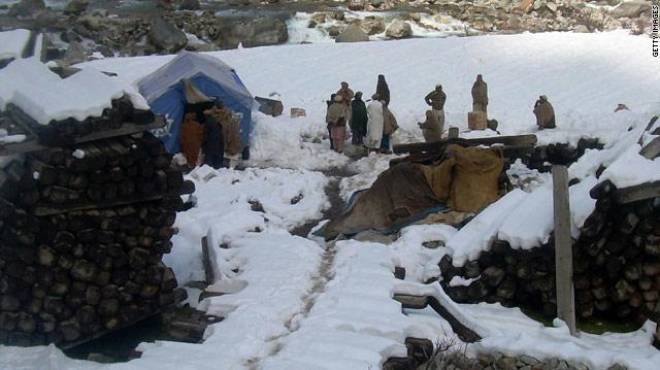 مقتل 4 جنود هنود في انهيار جليدي بـ