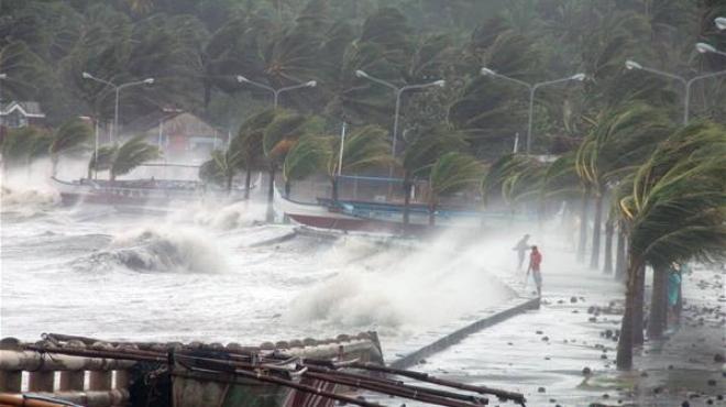 إجلاء 24 ألف شخص عن الفلبين مع اقتراب الإعصار 