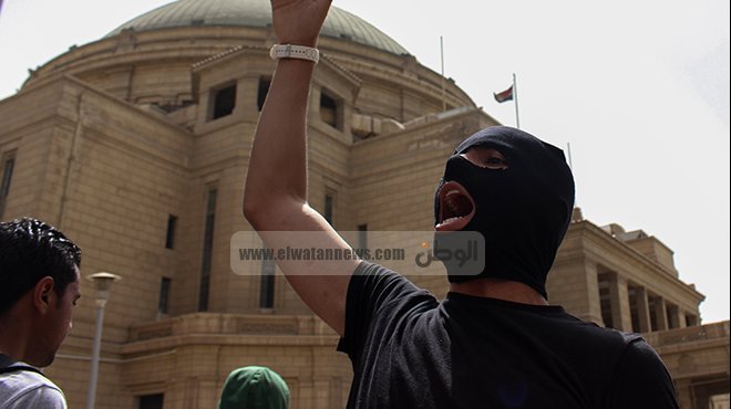اشتباكات عنيفة بين طلاب الإخوان والأمن الإداري بجامعة القاهرة
