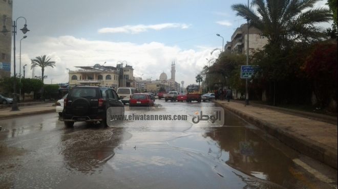 أمطار رعدية تضرب محافظة كفر الشيخ وارتباك في حركة الطرق الداخلية