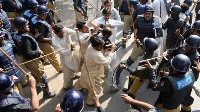 الشرطة الباكستانية: مقتل سبعة أشخاص على الاقل في مواجهات بين سنة وشيعة