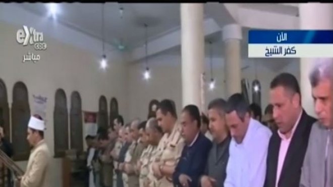 بالفيديو| صلاة الجنازة على شهداء طلبة الكلية الحربية بكفر الشيخ