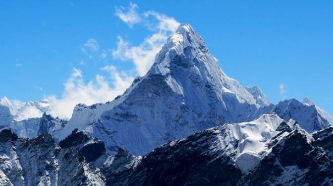 نيبال تحيي ذكرى أسوأ انهيار جليدي ضرب قمة إيفرست