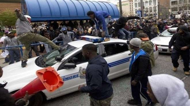 الشرطة الأمريكية تفصل بين متظاهرين مناهضين ومؤيدين للإسلام