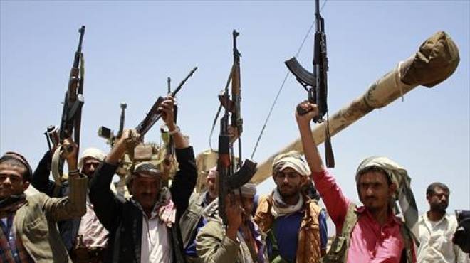 عاجل| المقاومة الشعبية تسيطر على مواقع عسكرية للحوثيين بمدينة 