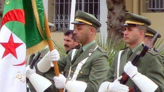 الجيش الجزائري ينفي وجود خلافات بين أركانه أو مع الرئيس بوتفليقة