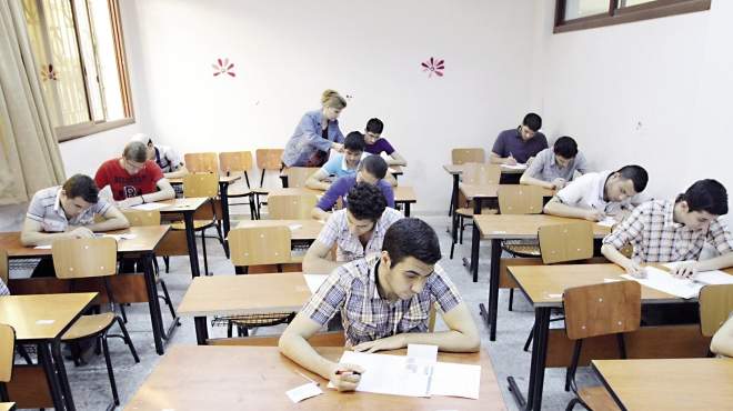 ارتياح لدى طلاب الثانوية ببني سويف لسهولة امتحان اللغة العربية
