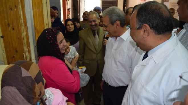 محافظ المنيا يتفقد الخدمات الطبية بمستشفى الفكرية في أبوقرقاص