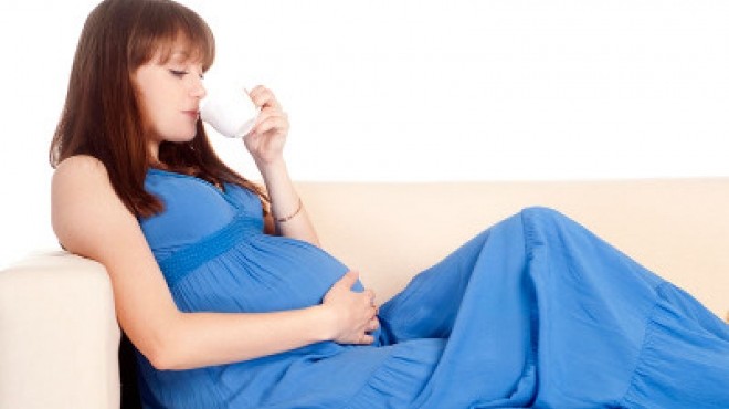 دراسة: الكافيين يعرض الحامل وطفلها للسمنة والبدانة بنسبة 89% 