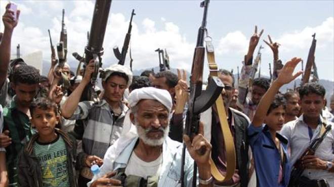 الحوثيون يقصفون 