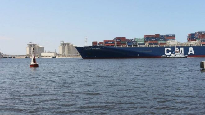 ميناء الزيتيات يستقبل 4 آلاف طن بوتاجاز قادمة من السعودية