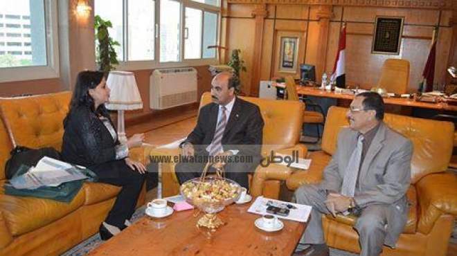 بالصور| رئيس جامعة الفيوم يلتقي وفد مكتبة الأسكندرية لدعم الثقافات