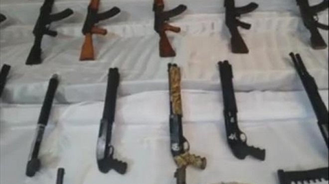 ضبط 17 قطعة سلاح بينهم 5 آلي في حملة أمنية بأسيوط