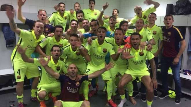 بالفيديو والصور| احتفالات لاعبي برشلونة داخل غرف خلع الملابس