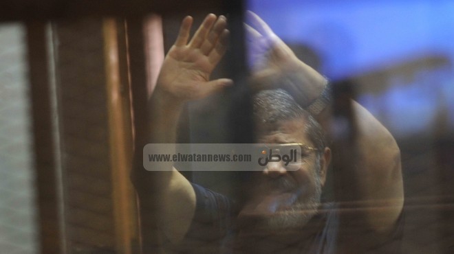 مرسي رافضا محاكمته: