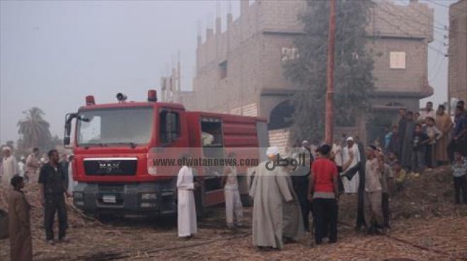 قيادات محافظة أسيوط تنتقل لموقع حريق مخزن أخشاب في 