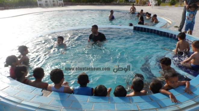 بالصور| افتتاح مدرسة للسباحة بنادي المعلمين بجنوب سيناء