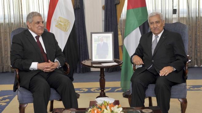 رئيس الوزراء الأردني يقيم 