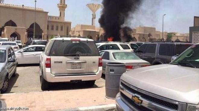 بالفيديو والصور| لحظة انفجار مسجد الدمام في السعودية