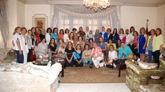 بالصور| جيهان السادات وزوجات السفراء في ضيافة حرم سفير الأردن