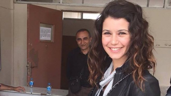 بيرين سات لجمهورها بعد تصويتها في الانتخابات التركية: استخدم صوتك