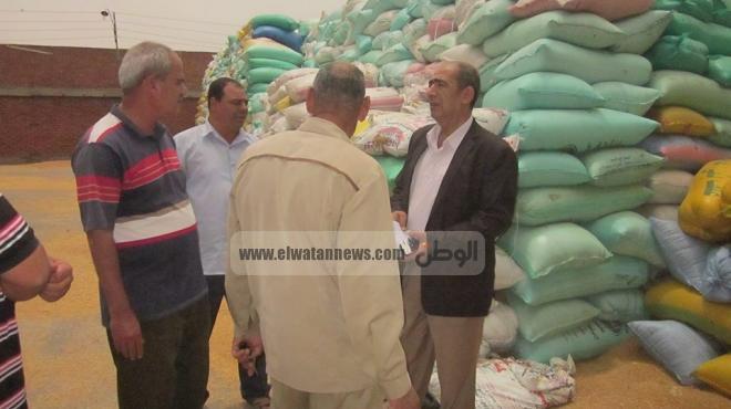 وكيل وزارة الزراعة بالشرقية يتابع عمليات توزيع الأسمدة وتوريد القمح