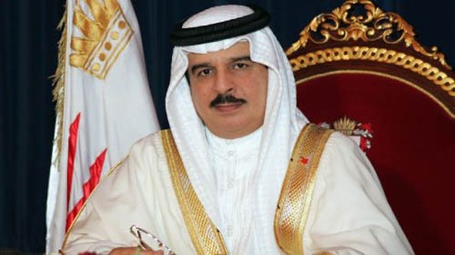 القضاء البحريني يبدأ محاكمة أربعة متهمين بإهانة الملك عبر 