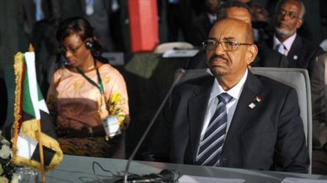 سفير السودان بالقاهرة: مشاركة البشير في القمة 
