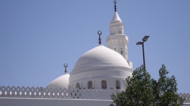 مسجد القبلتين مركز تحويل القبلة 