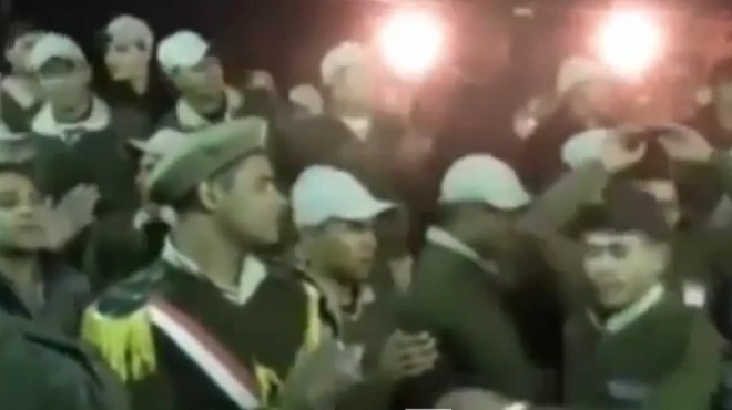 بالفيديو| جنود الأمن المركزي يرقصون في 