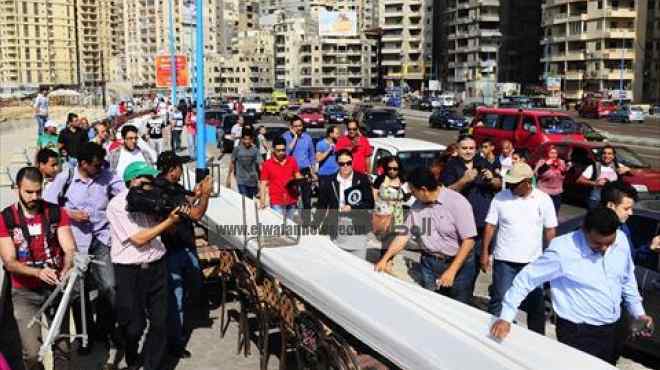 اشتباكات على أطول مائدة إفطار في العالم بالإسكندرية بسبب نقص الوجبات