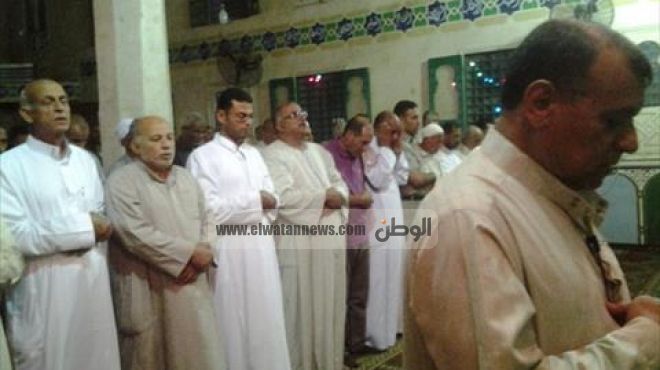 المئات يؤدون صلاة الغائب بمساجد كفر الشيخ على أرواح شهداء الوطن