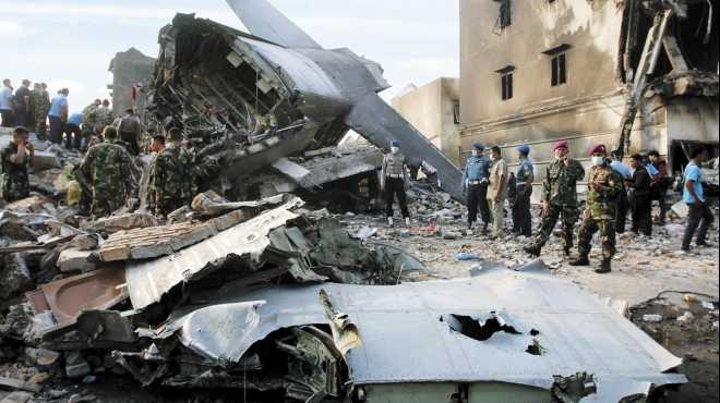 ارتفاع حصيلة تحطم الطائرة العسكرية في إندونيسيا إلى 141 قتيلا