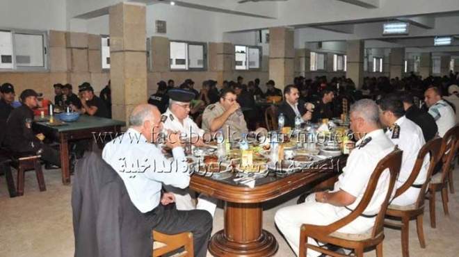 مصدر أمني: لم نميز مدير أمن بورسعيد عن أفراد الشرطة في وجبات الإفطار 