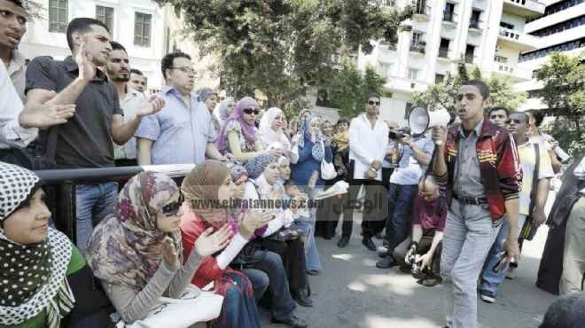 5 احتجاجات على رصيف الحكومة ضد «مرسى وقنديل» 