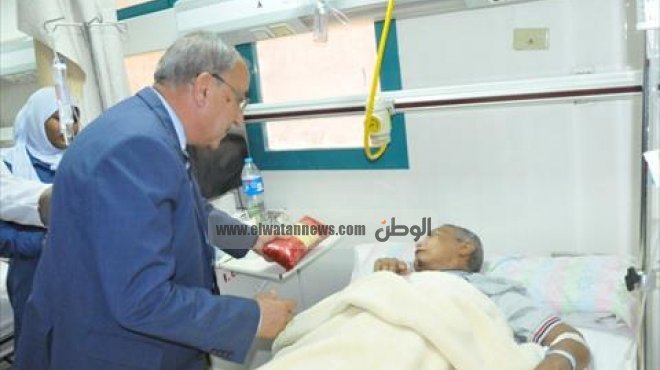 محافظ أسوان يتفقد المستشفيات للاطمئنان على المرضى عقب أداء صلاة العيد