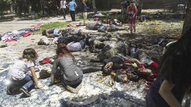 30 قتيلاً فى هجوم انتحارى بـ«سوروتش».. و«حرييت»: المشتبه به داعشى