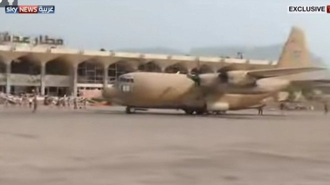 بالفيديو| لحظة هبوط طائرة مساعدات سعودية ثانية بمطار عدن
