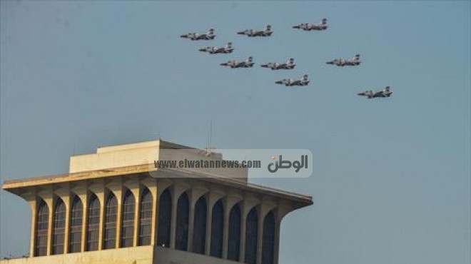 وزير الدفاع يشهد الاحتفال بانضمام 8 مقاتلات 