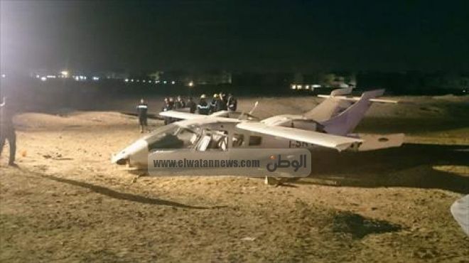 وزير الطيران يأمر بالتحقيق في واقعة هبوط طائرة خاصة خارج مطار الغردقة