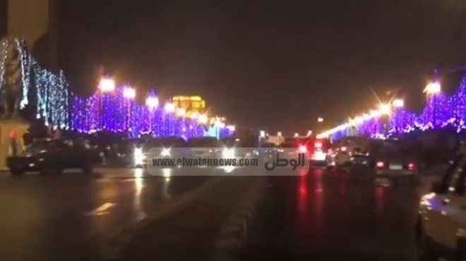 بالفيديو| الأنوار تزين كوبري "قصر النيل" غداة الاحتفال بافتتاح القناة