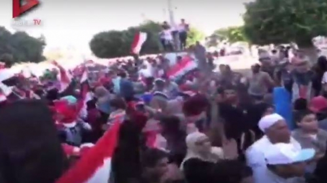 بالفيديو| أهالي الإسماعيلية يحتفلون بالقناة الجديدة على أنغام السمسمية