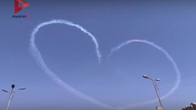 بالفيديو| قلوب في سماء الإسماعيلية احتفالا بافتتاح قناة السويس الجديدة