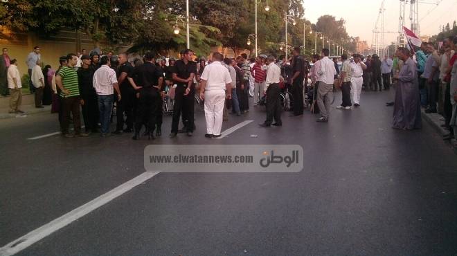  قطع الطريق الرئيسي بالعريش اعتراضا على مقتل سائق تاكسي برصاص الشرطة