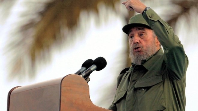  كاسترو: رحيل تشافيز صدمة .. ومادورو أفضل صديق لكوبا